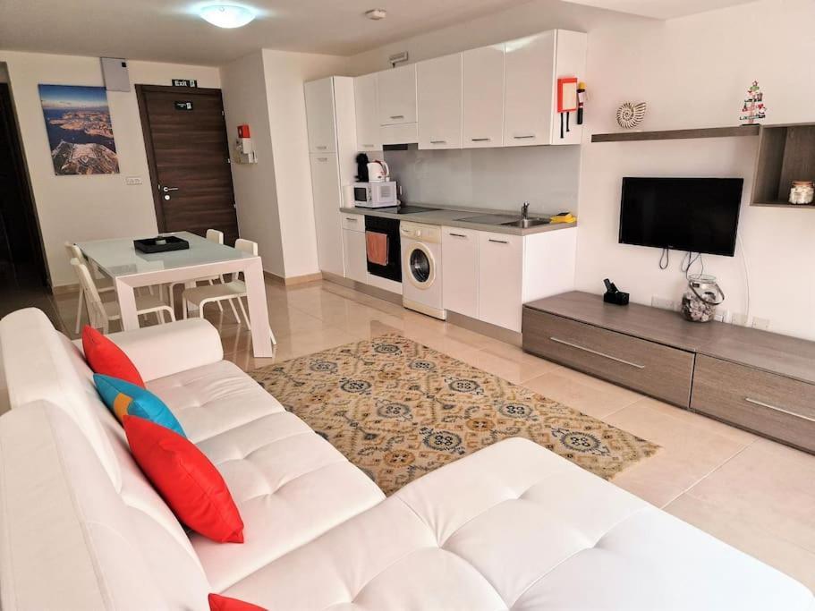 The Caves Cosy Apartment 1 Saint Julian's Exteriér fotografie
